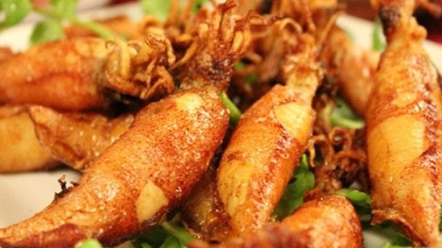 Mực xôi - món ăn khó cưỡng khi đến Cửa Lò