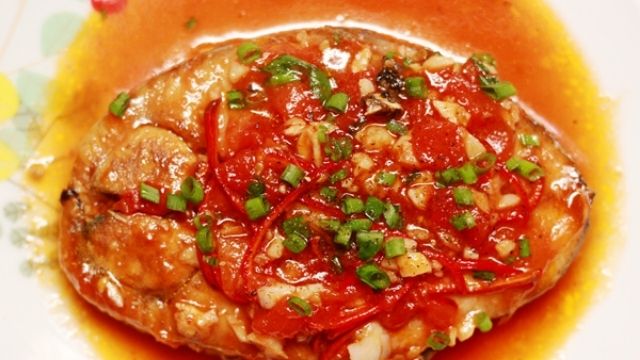 Cá thu sốt cà chua - món ngon dân dã của người dân Cửa Lò