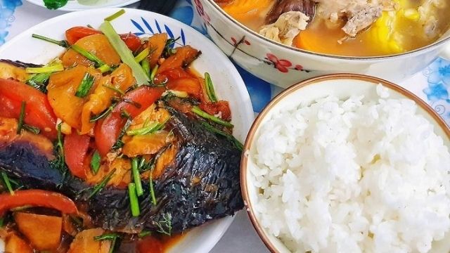 Cá thu sốt cà chua - món ngon dân dã của người dân Cửa Lò