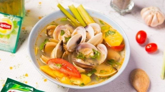 Thưởng thức món canh ngao nóng hổi khi ghé thăm Cửa Lò