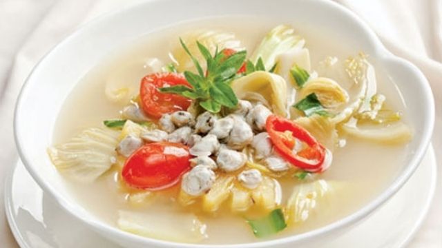 Thưởng thức món canh ngao nóng hổi khi ghé thăm Cửa Lò